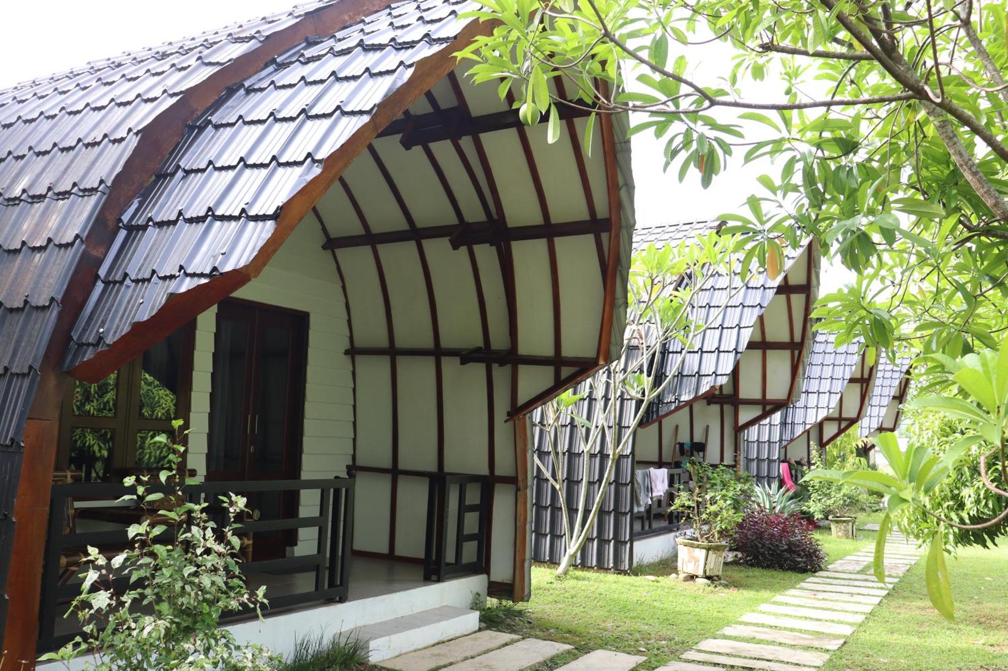 Gino'S Place - Guest House & Jungle Trekking Bukit Lawang Ngoại thất bức ảnh