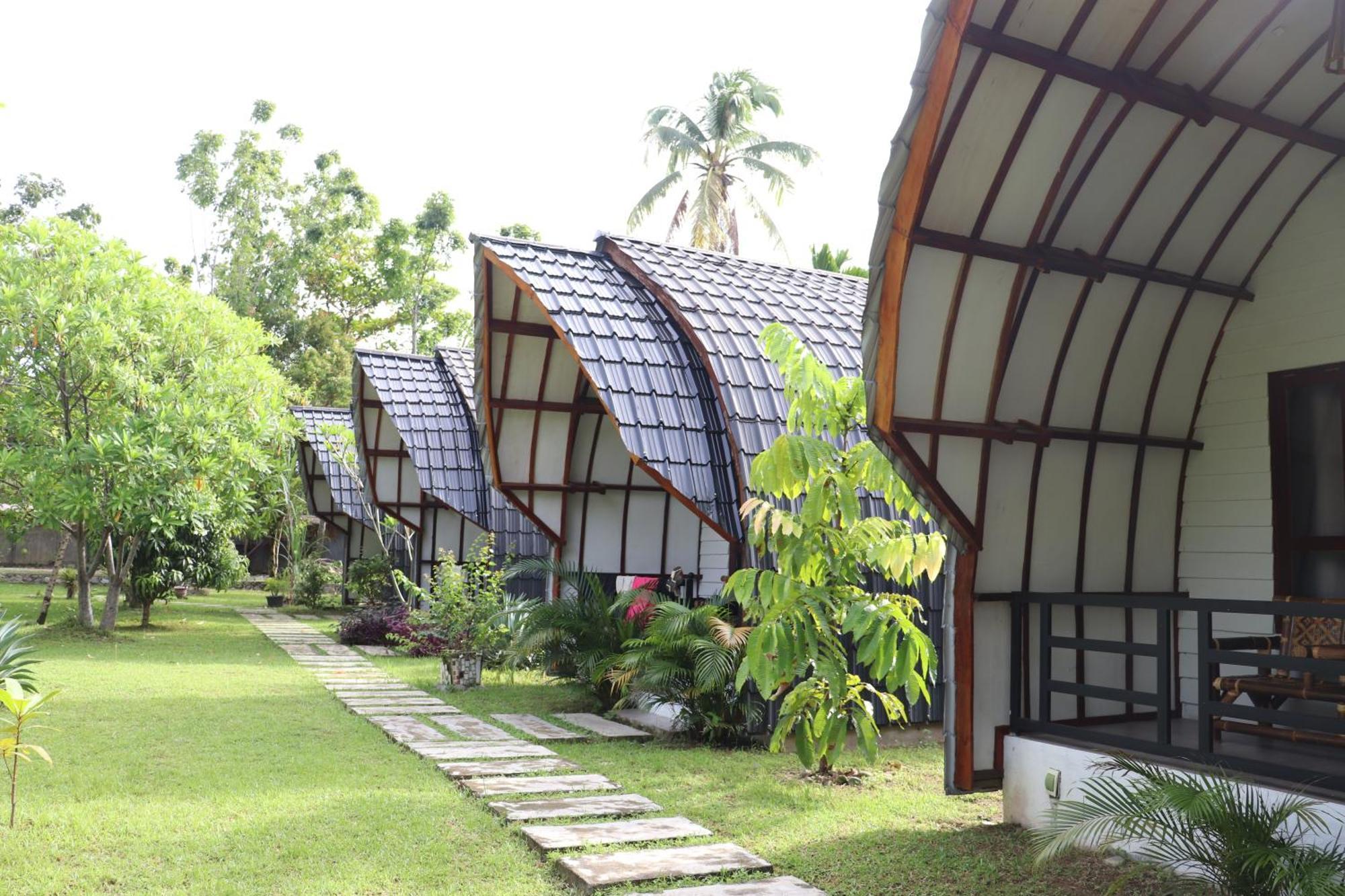 Gino'S Place - Guest House & Jungle Trekking Bukit Lawang Ngoại thất bức ảnh