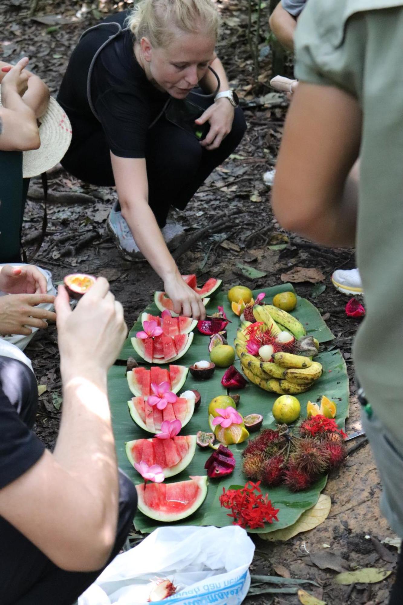 Gino'S Place - Guest House & Jungle Trekking Bukit Lawang Ngoại thất bức ảnh