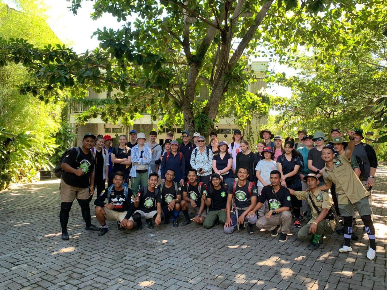 Gino'S Place - Guest House & Jungle Trekking Bukit Lawang Ngoại thất bức ảnh