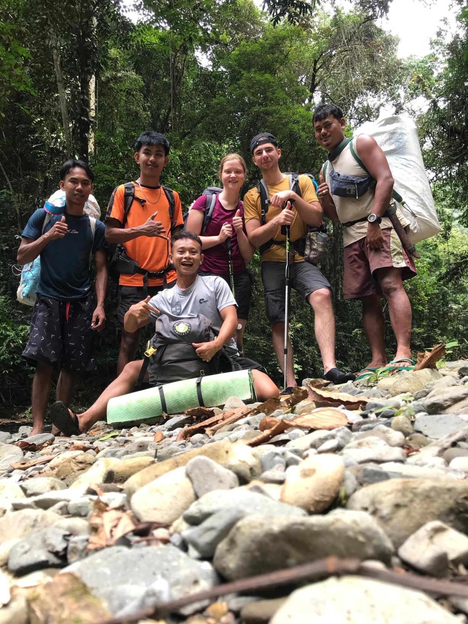 Gino'S Place - Guest House & Jungle Trekking Bukit Lawang Ngoại thất bức ảnh